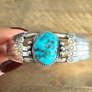 VTG Vintage Navajo Sterling Silver and Turquoise Cuff Bracelet